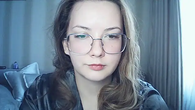 MoodieMira online show from 02/18/26, 01:07