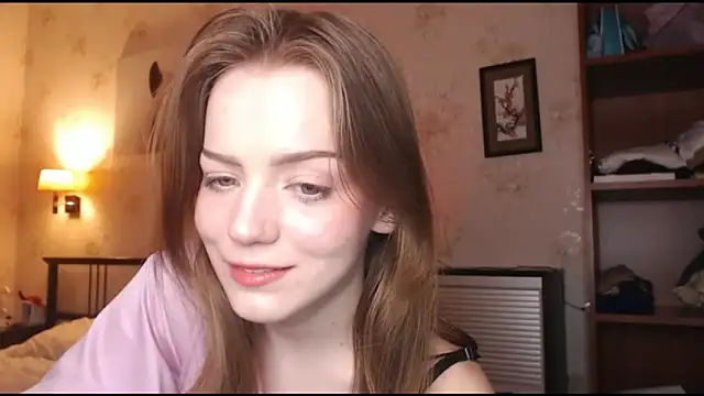 Snapshot of Olivia_Mensy chatting on 10/15/25, 09:42 Olivia Mensy online show from 10/15/25, 09:42