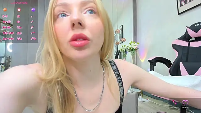 SundyRose online show from 11/19/25, 08:31