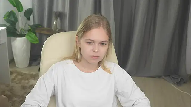BriannaDense online show from 10/10/25, 08:46