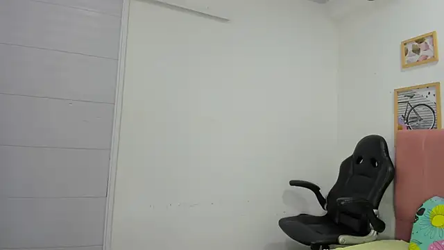 Snapshot of Dakota_evans18 chatting on 11/17/25, 02:50 Dakota evans18 online show from 11/17/25, 02:50