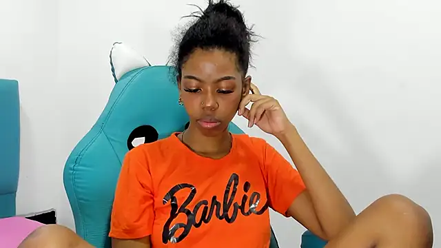 Snapshot of Dakota_evans18 chatting on 11/28/25, 02:47 Dakota evans18 online show from 11/28/25, 02:47