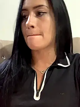 Snapshot of saris_moon chatting on 10/10/25, 12:42 saris moon online show from 10/10/25, 12:42