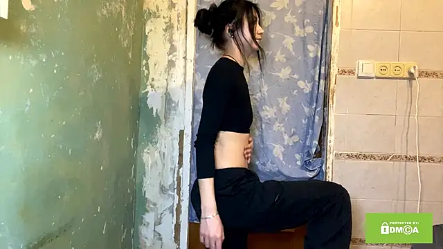 ArianeBhayani online show from 12/19/25, 09:22