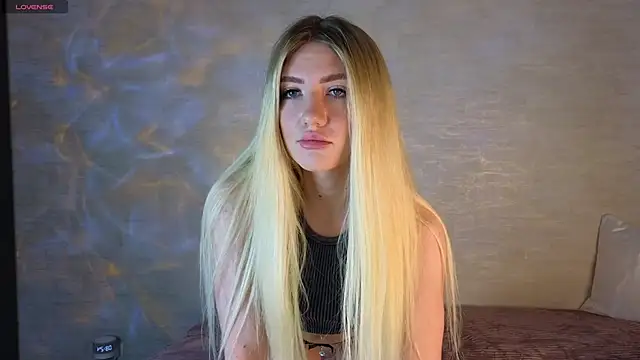 Snapshot of sweety__ella chatting on 05/30/26, 01:25 sweety ella online show from 05/30/26, 01:25