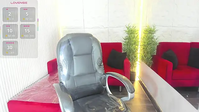 Snapshot of HasleyCarter chatting on 12/01/25, 11:32 HasleyCarter online show from 12/01/25, 11:32