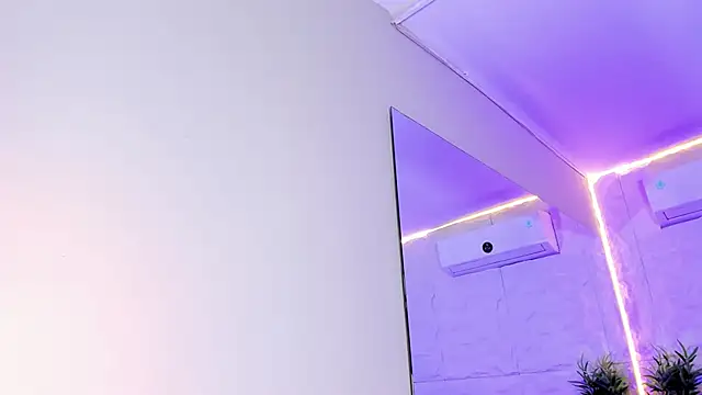 Snapshot of HasleyCarter chatting on 12/15/25, 10:47 HasleyCarter online show from 12/15/25, 10:47