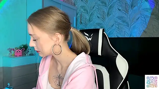 EvaPeace online show from 11/21/25, 05:11