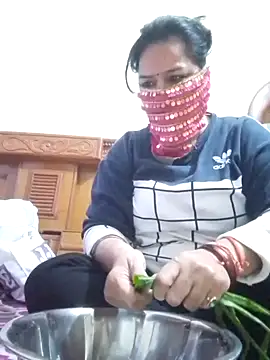 Honey-26 online show from 11/16/25, 02:22