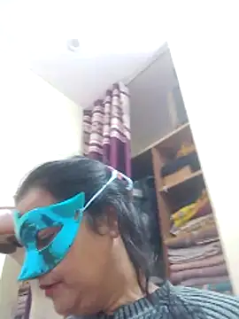 Honey-26 online show from 12/15/25, 01:48