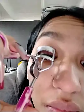 Snapshot of Valen_russo chatting on 10/15/25, 01:11 Valen russo online show from 10/15/25, 01:11