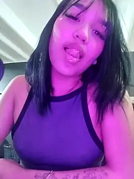 Snapshot of Valen_russo chatting on 10/16/25, 03:24 Valen russo online show from 10/16/25, 03:24