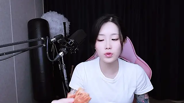 MISA 02 online show from 11/13/25, 12:48