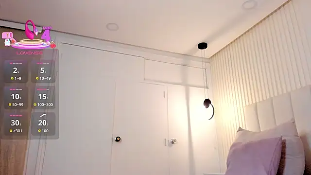 amira sanz online show from 12/04/25, 01:48