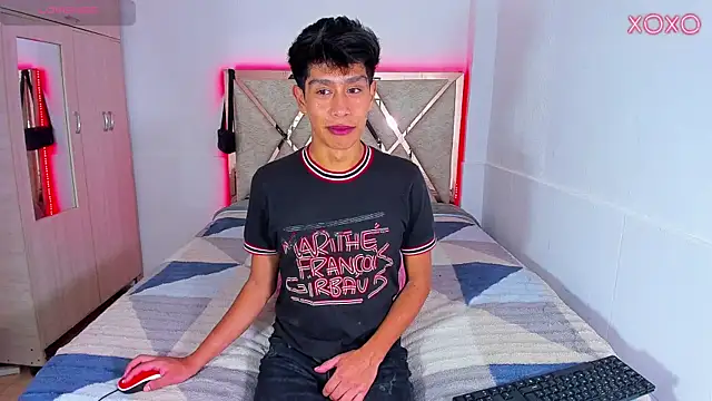 Jacovo2002 online show from 10/15/25, 01:28