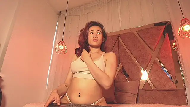 Snapshot of cookie_bit chatting on 10/13/25, 12:38 cookie bit online show from 10/13/25, 12:38
