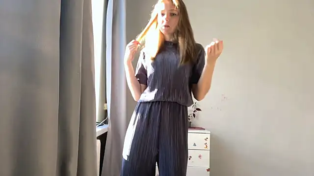 Snapshot of _petaI chatting on 10/22/25, 06:02 petaI online show from 10/22/25, 06:02