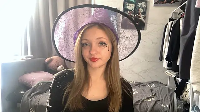 Snapshot of _petaI chatting on 10/31/25, 06:25 petaI online show from 10/31/25, 06:25