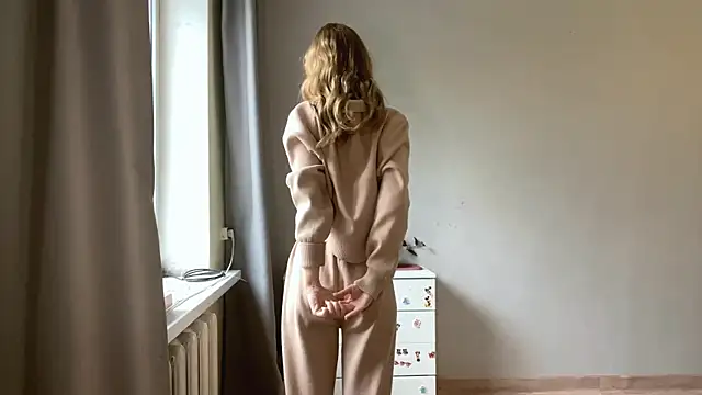 Snapshot of _petaI chatting on 11/12/25, 05:41 petaI online show from 11/12/25, 05:41