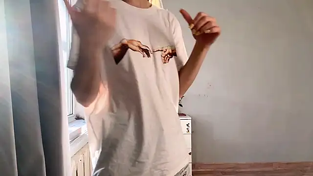 Snapshot of _petaI chatting on 11/19/25, 06:13 petaI online show from 11/19/25, 06:13