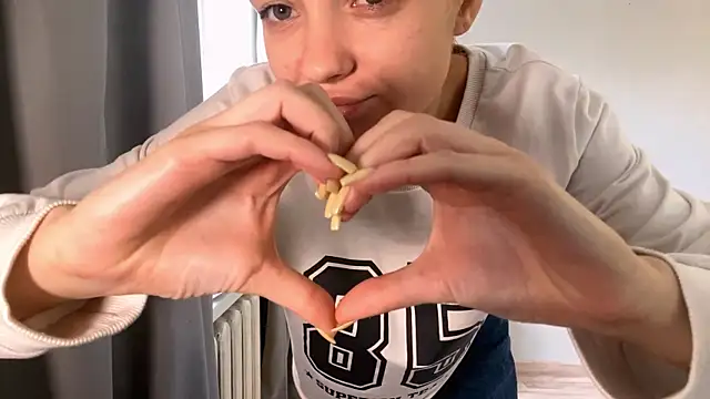 Snapshot of _petaI chatting on 12/03/25, 06:54 petaI online show from 12/03/25, 06:54