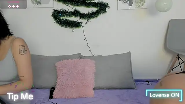 Snapshot of Nina_keller_ chatting on 11/30/25, 01:26 Nina keller online show from 11/30/25, 01:26