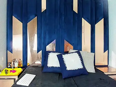 Perla Jonhson Rs online show from 10/28/25, 01:36