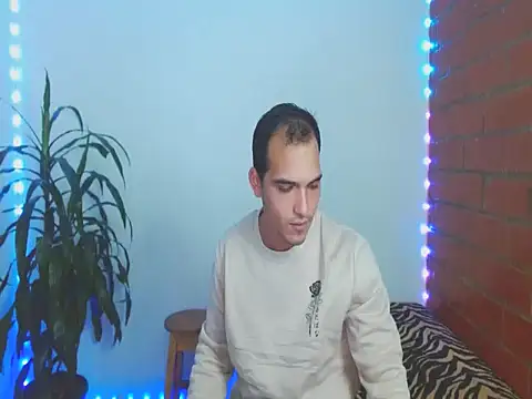 Maax3023 online show from 10/28/25, 05:15