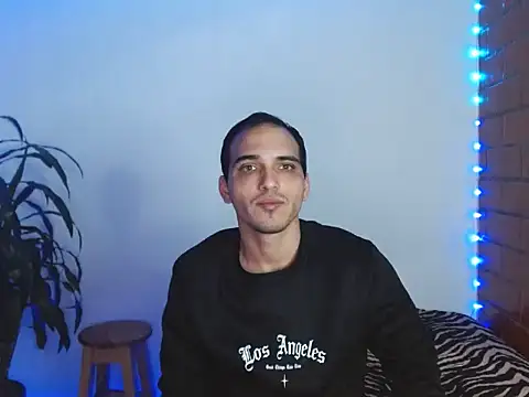 Maax3023 online show from 11/03/25, 05:14