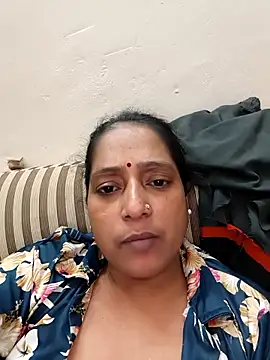 Snapshot of Khushi-20 chatting on 10/16/25, 04:41 Khushi-20 online show from 10/16/25, 04:41