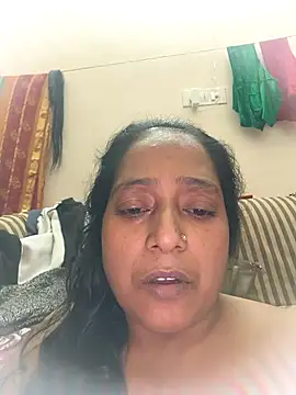 Snapshot of Khushi-20 chatting on 10/27/25, 06:23 Khushi-20 online show from 10/27/25, 06:23