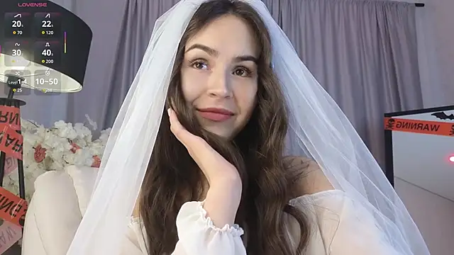 LionKierra online show from 10/31/25, 04:13