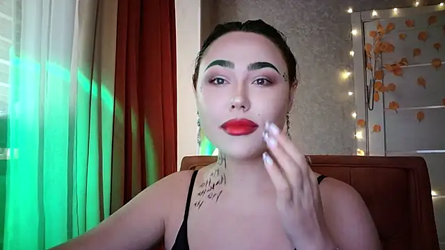 LolaMint  online show from 10/31/25, 11:22