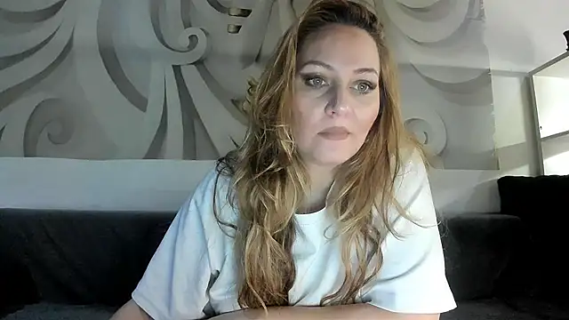 88  callmemadam  88 online show from 11/14/25, 10:29