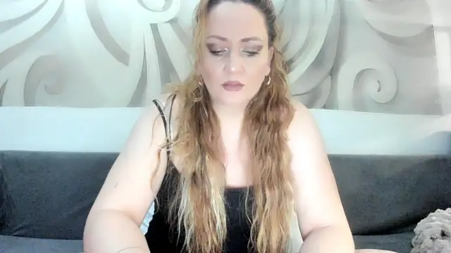 88  callmemadam  88 online show from 12/19/25, 11:34