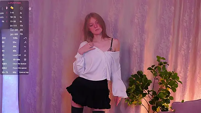 Snapshot of VernellArey chatting on 11/10/25, 04:28 VernellArey online show from 11/10/25, 04:28