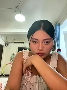 lan-xinh1 online show from 10/18/25, 07:14