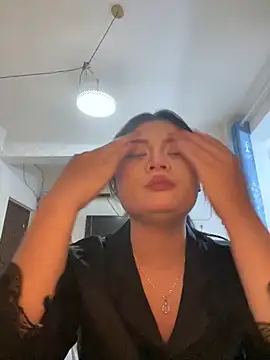 lan-xinh1 online show from 10/21/25, 05:08