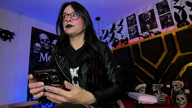 Evangelinejoness  online show from 12/16/25, 11:37