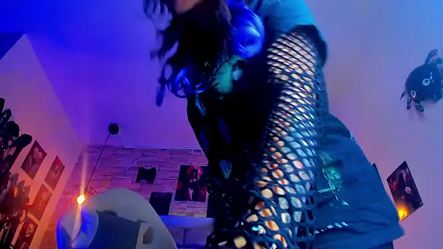 Evangelinejoness  online show from 04/17/26, 12:30