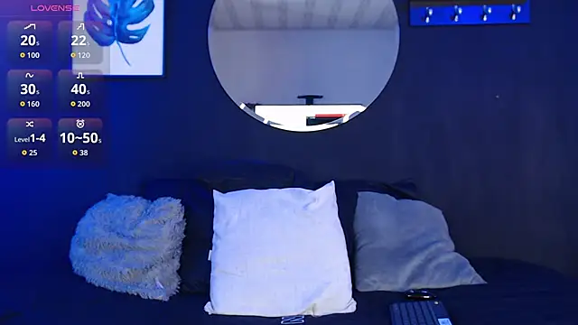 TamaraaRoss  online show from 11/21/25, 07:01