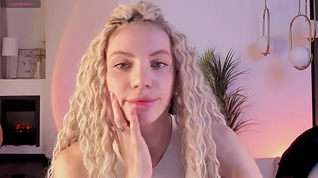 mia silkk online show from 10/22/25, 06:24