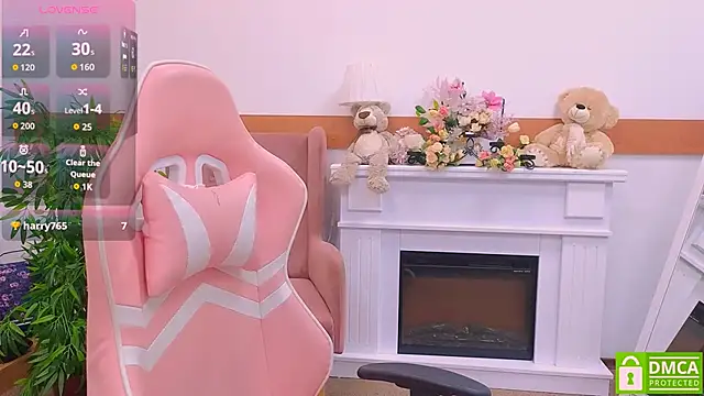 Lulu   Moon online show from 11/17/25, 06:41