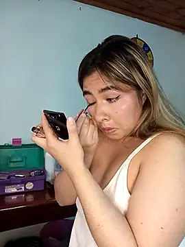 Snapshot of sofiazaf5 chatting on 12/15/25, 01:26 sofiazaf5 online show from 12/15/25, 01:26