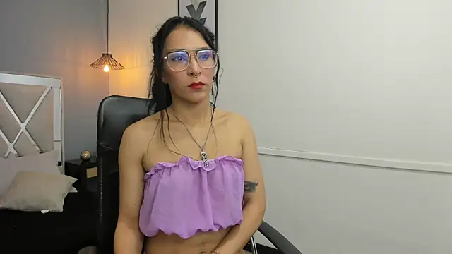 Maite black online show from 11/20/25, 02:56