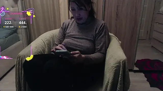 Snapshot of Ambika_beauty chatting on 10/16/25, 01:39 Ambika beauty online show from 10/16/25, 01:39