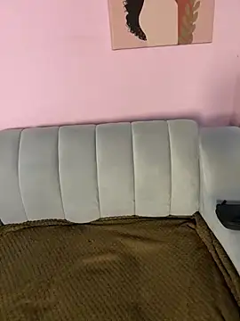 LunaMoore Pink online show from 03/18/26, 12:30