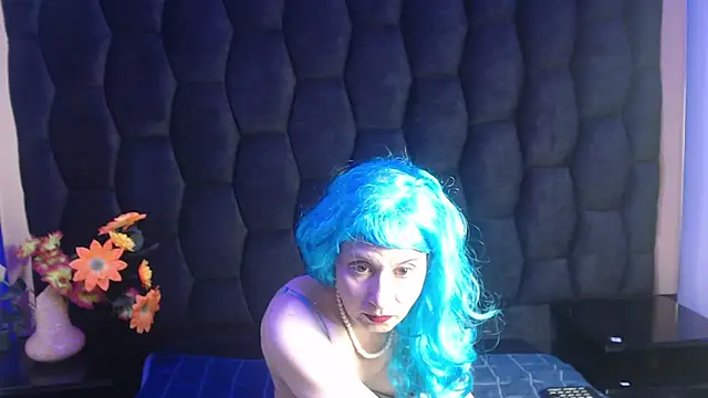 Snapshot of Kylie_Bloom chatting on 11/07/25, 08:42 Kylie Bloom online show from 11/07/25, 08:42