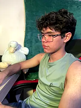 Snapshot of Im_Camii chatting on 10/12/25, 05:34 Im Camii online show from 10/12/25, 05:34