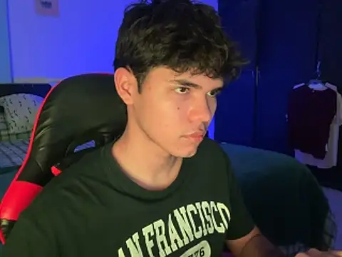 Im Camii online show from 04/15/26, 07:58